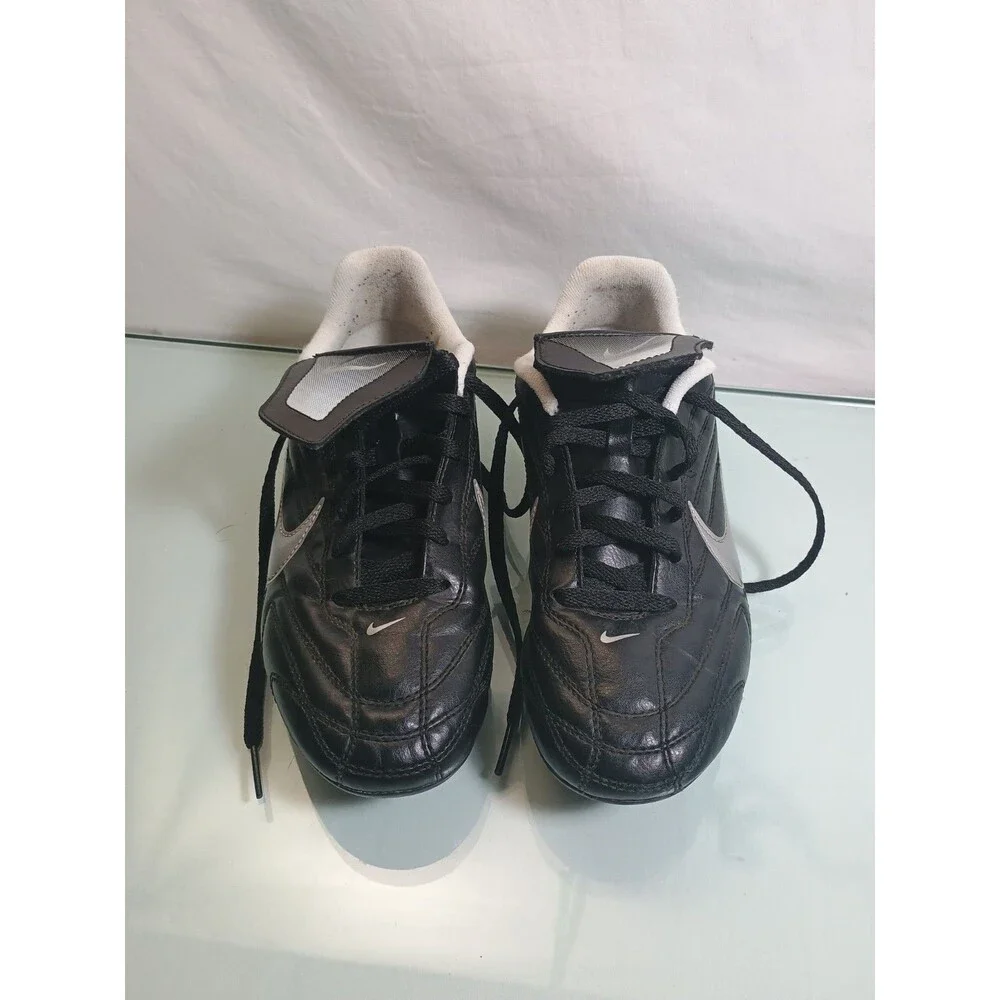 Nike Boys' Soccer Cleats Size 4.5Y  Black